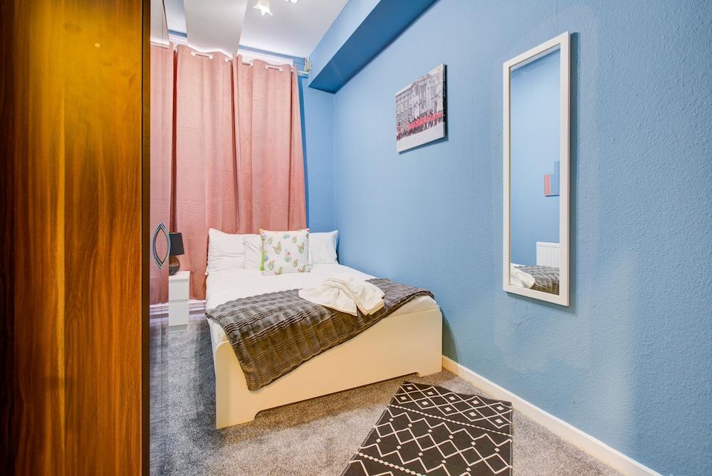 Inviting 2-Bed Budget Apartments in Central London 2