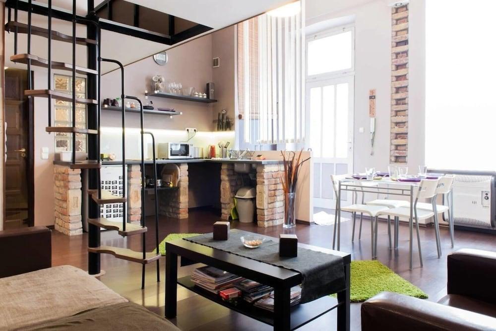 Rakoczi 60 Apartment