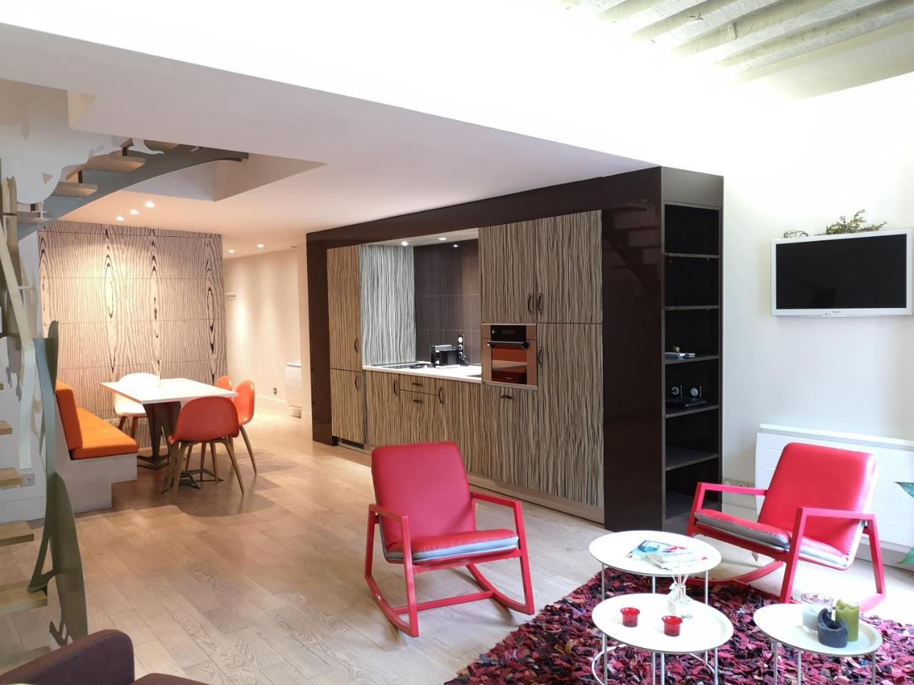 Beautiful Duplex in the Center of Paris