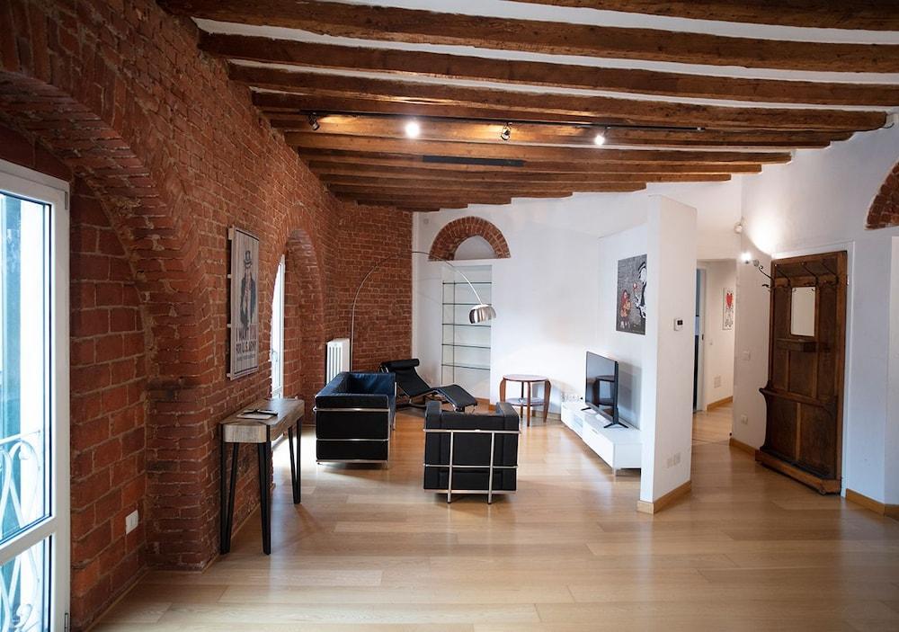 Isola Apartment