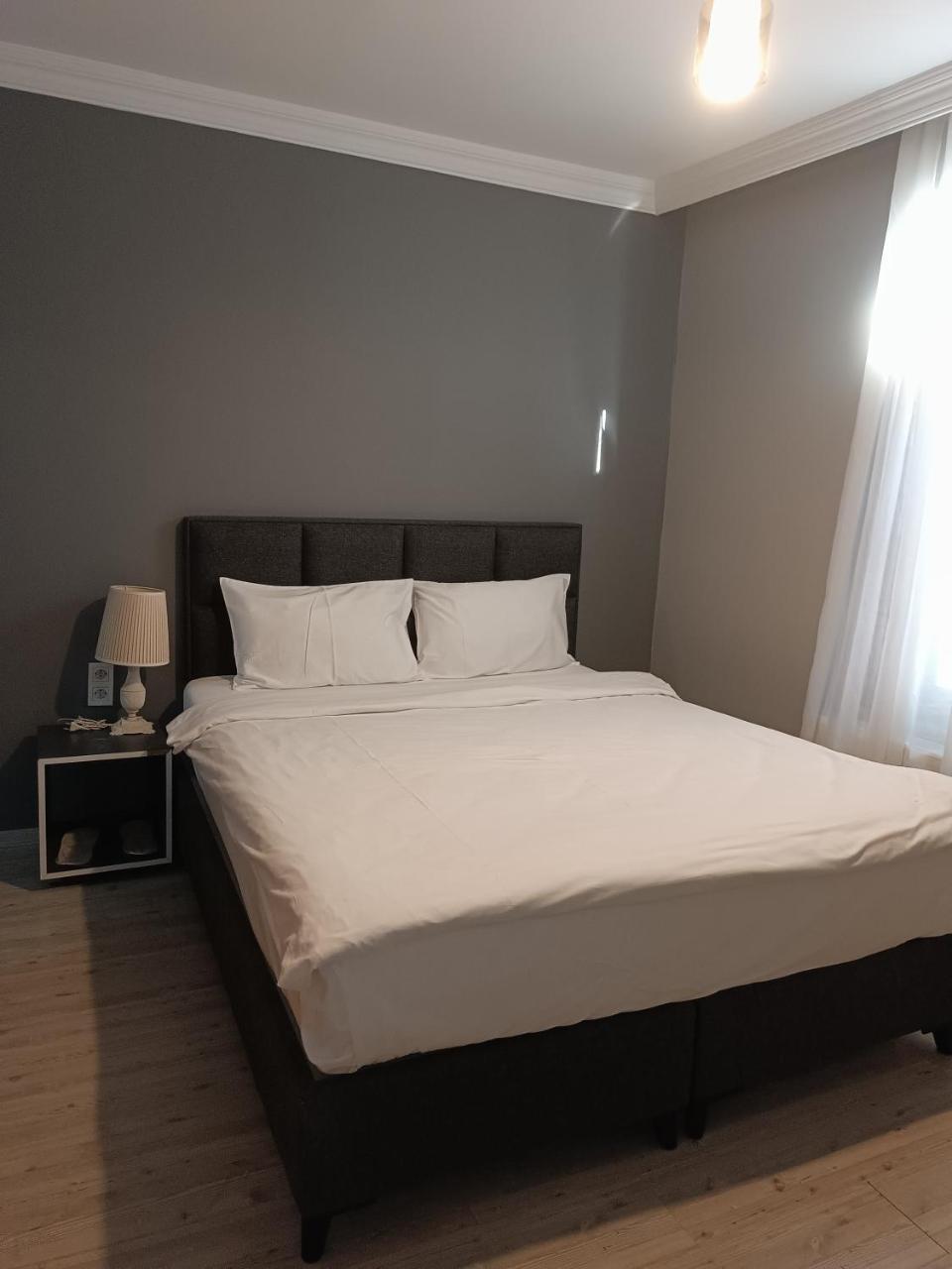 Senior Pera Suites