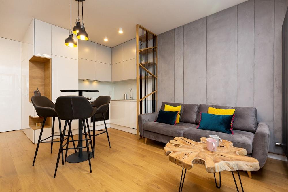 Studio Warsaw Grzybowska by Renters