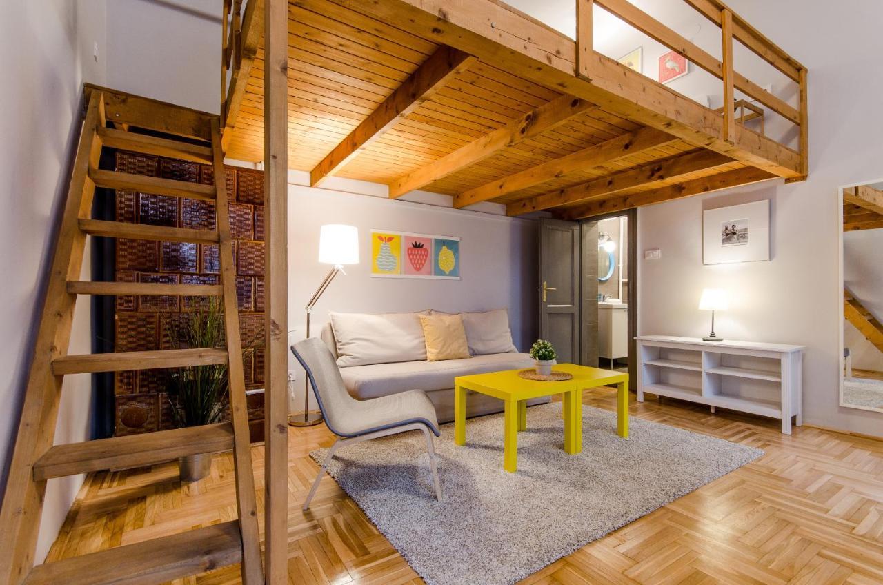 Almond Apartment