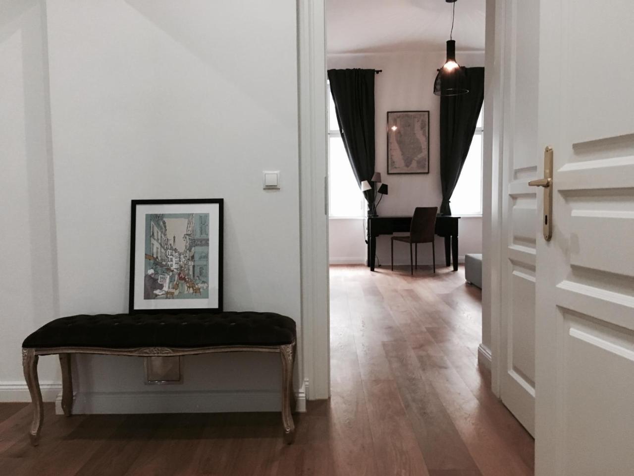 Square7 Apartments