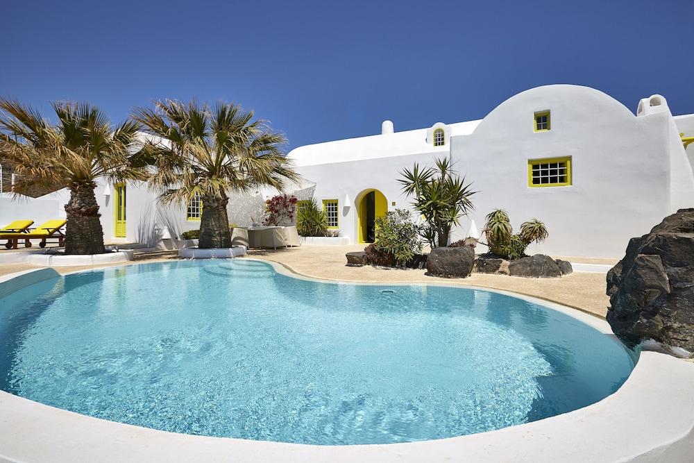 Ftelari Villa