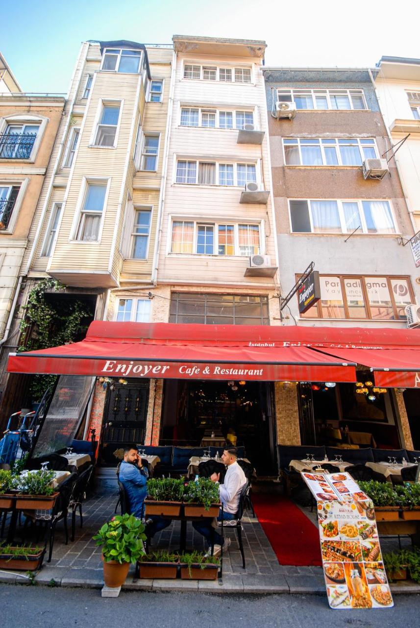 Sultanahmet Enjoyer Suit
