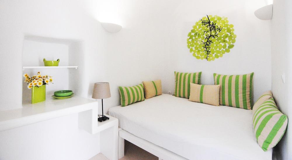 White Grape Suites