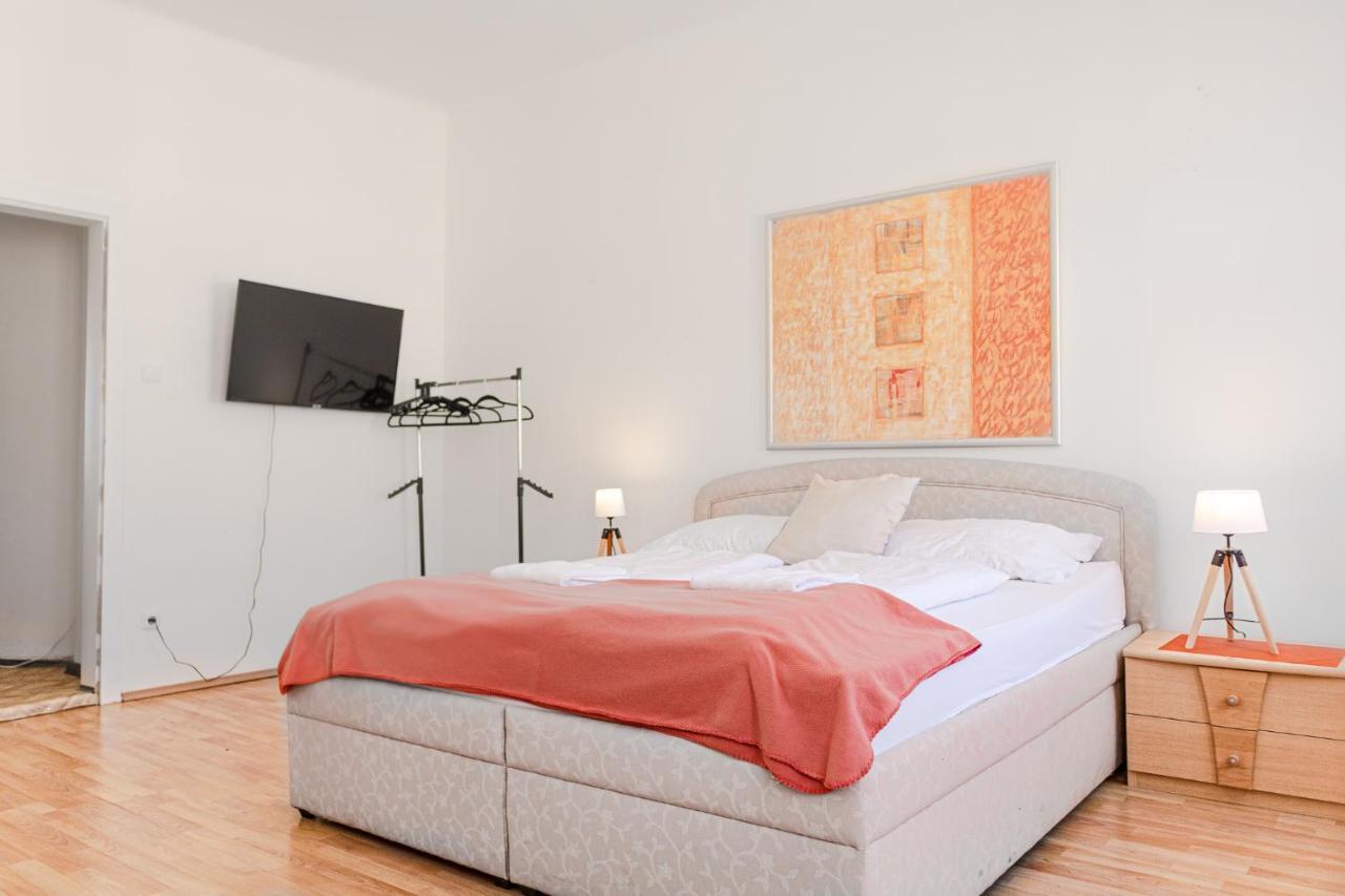 Budget City Stay - Near Wiener Stadthalle Ideal for Longstays