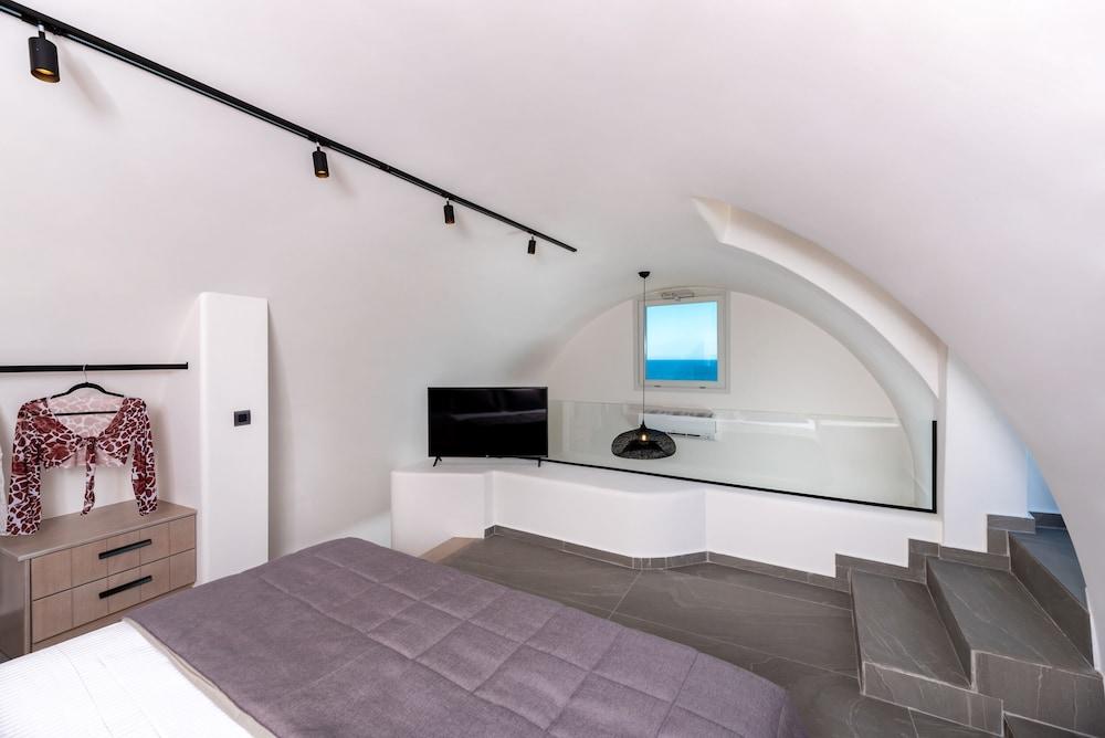 Neoma Luxury Suites (Adults only)