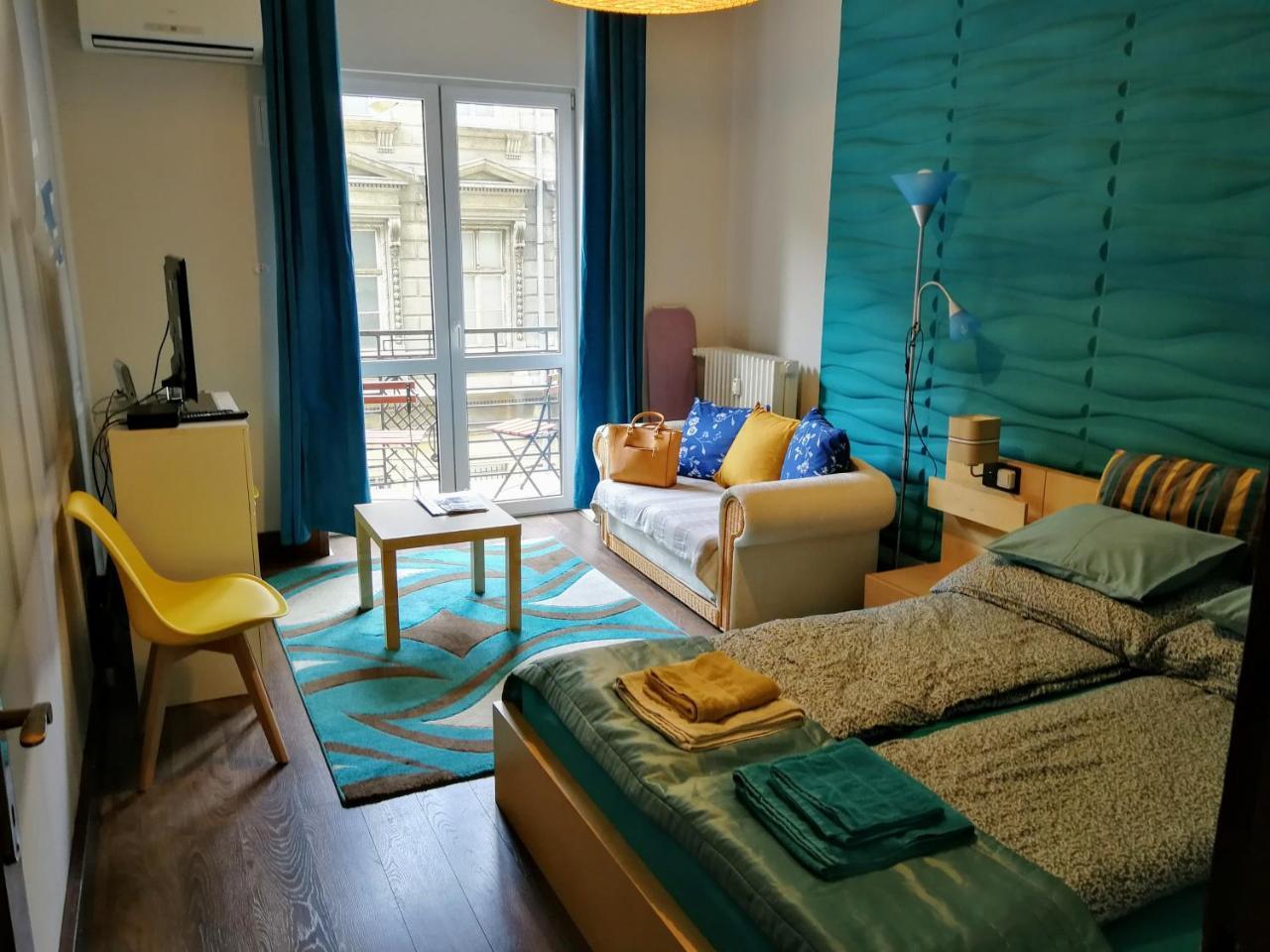 Vilmos-Lak (Adults Only)