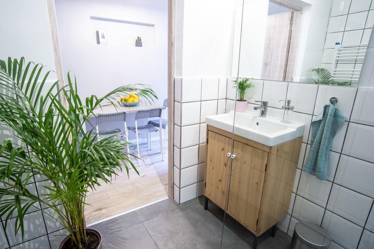 Cozy Apartment on the Boulevard.