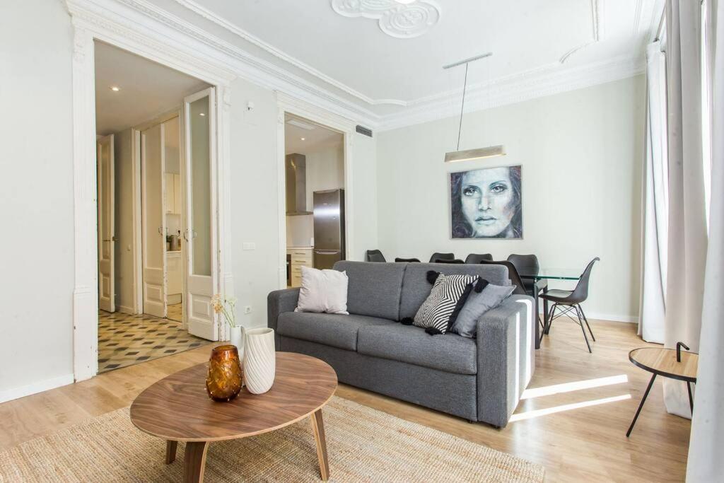 4bedroom Apart with Balcony in las Ramblas 1 1 (Adults Only)