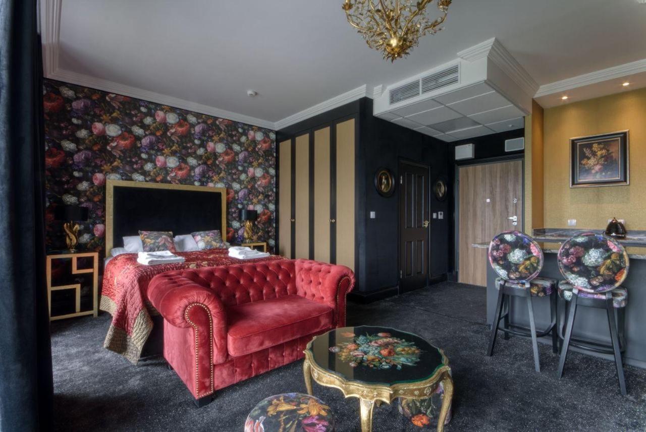 Prymasa Tysiaclecia 83a by Homeprime (Adults Only)