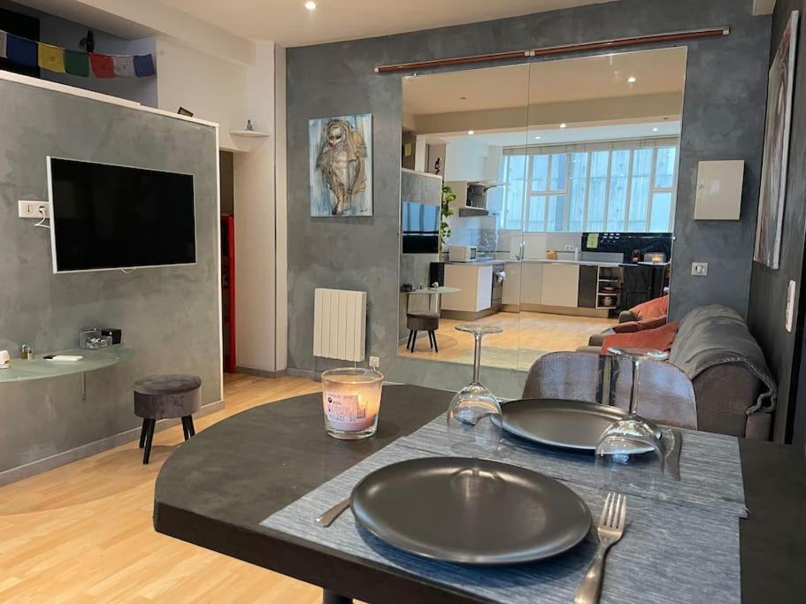 Superbe Studio Lumineux Et Moderne a 5mn de Paris
