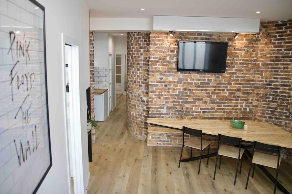 Another Brick in the Wall Apartment in Paris Sleeps 9