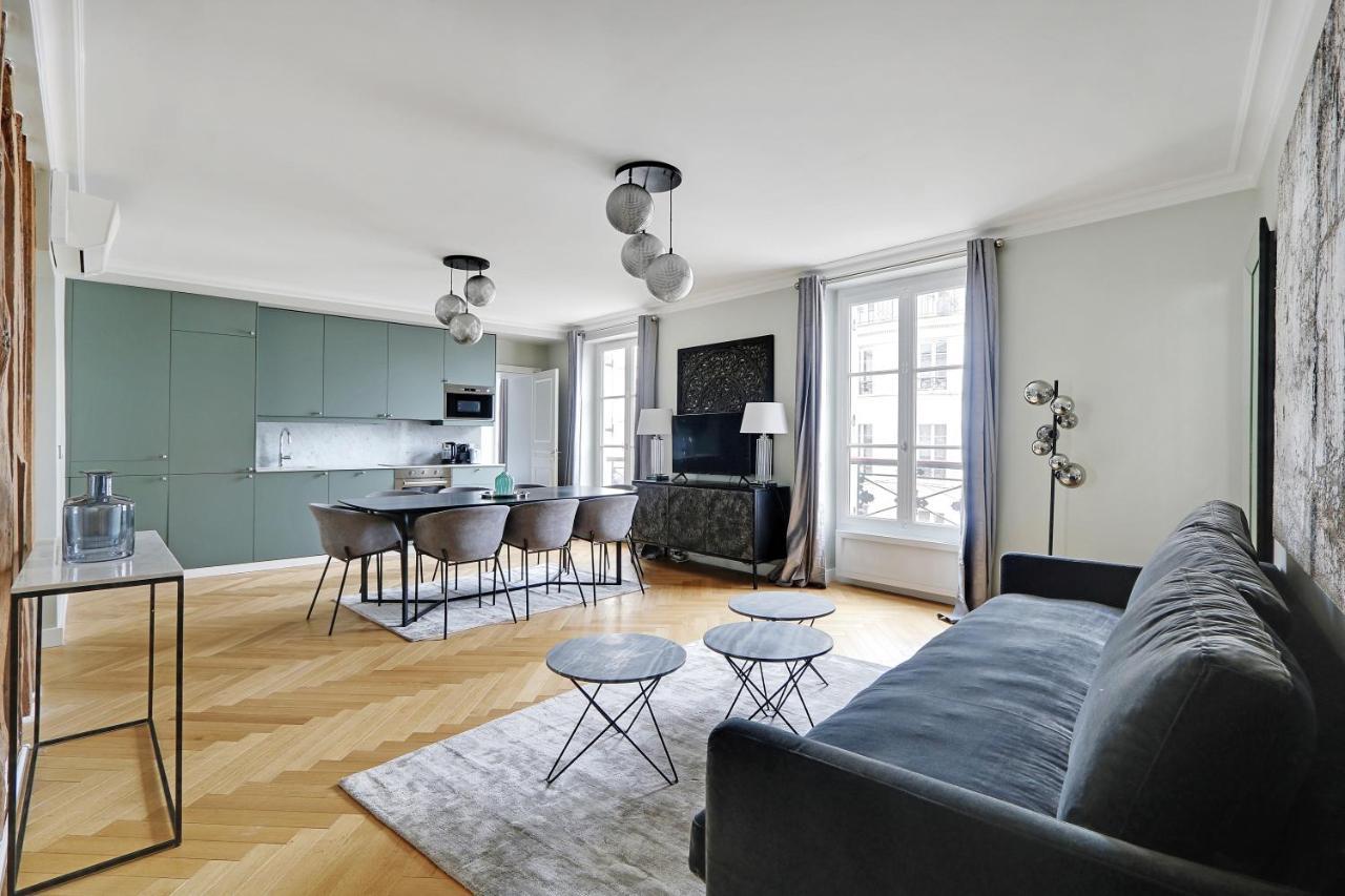Pick a Flat's Apartments in Montmartre - Rue Lepic