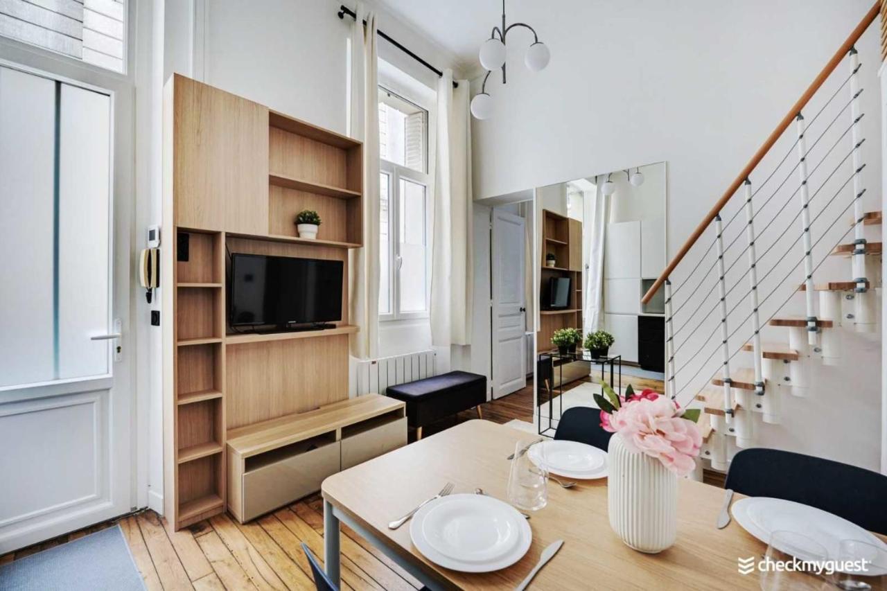 Cmg - Champs de Mars- Saint Germain - Bon Marche