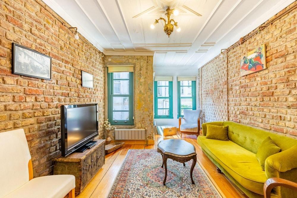 Historic House Near Popular Landmarks in Balat