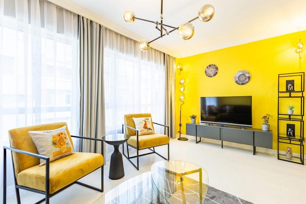 Central And Chic Flat on Rumeli Street Nisantasi