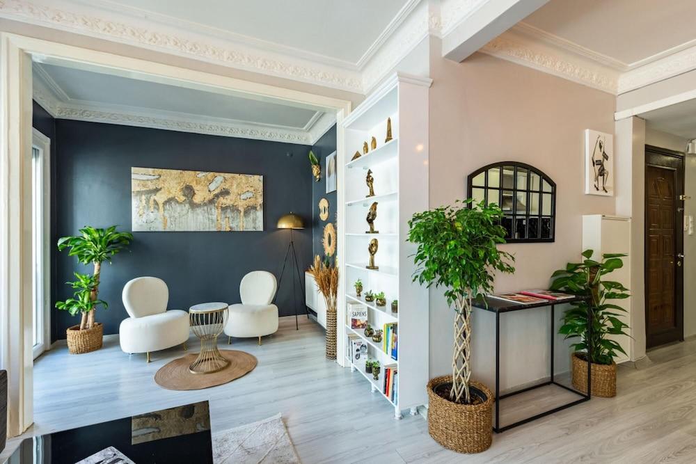 Central And Stylish Flat in Nisantasi
