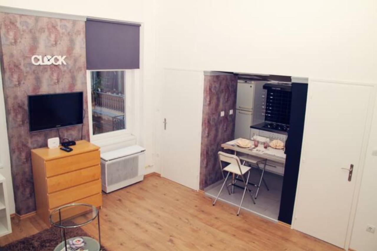 Trendy & Cozy Apartment at Heroes' Square