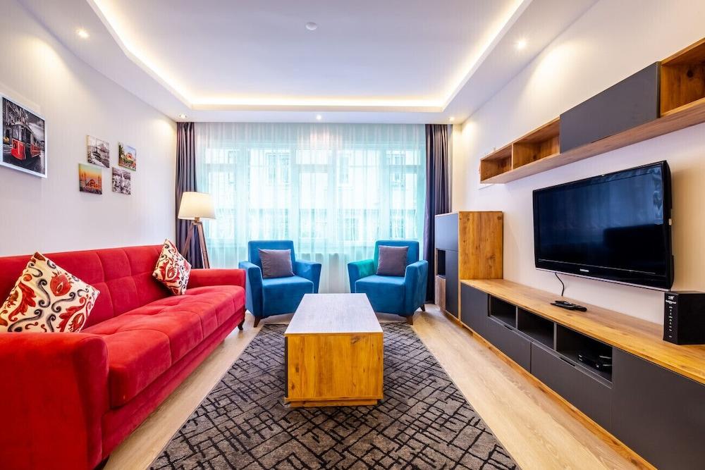 Splendid Flat in the Heart of Cihangir