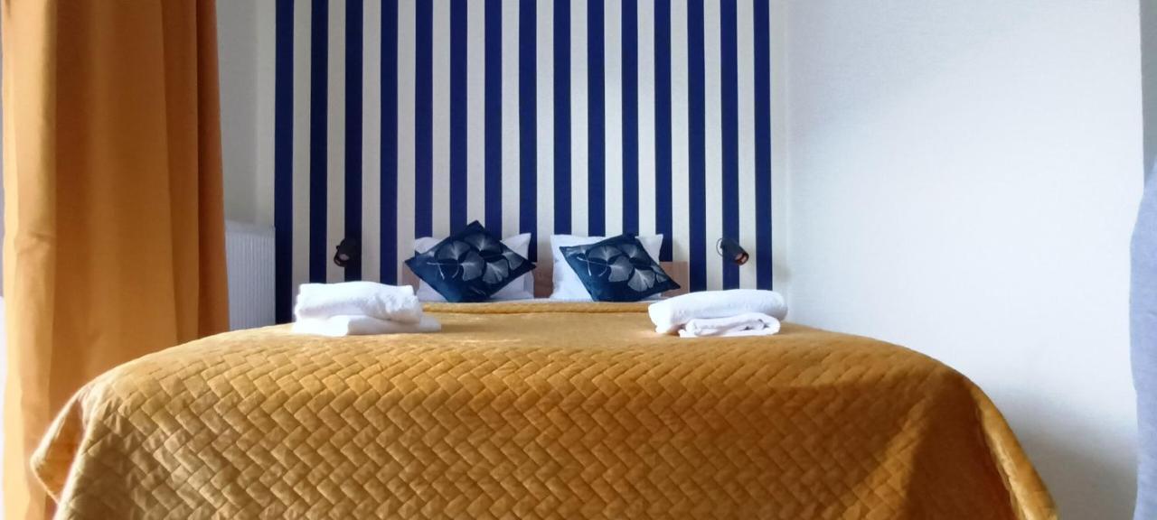 Prymasa Tysiaclecia 83a Separate Bedroom Free Garage by Perfect Apart 634