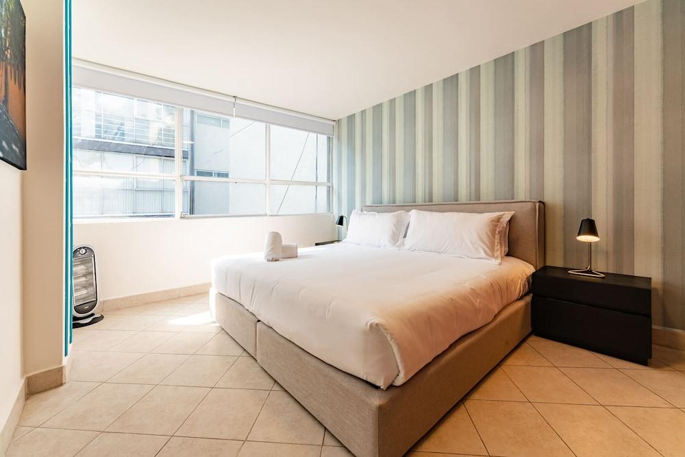 Hipodromo Condesa Apartments by Vh