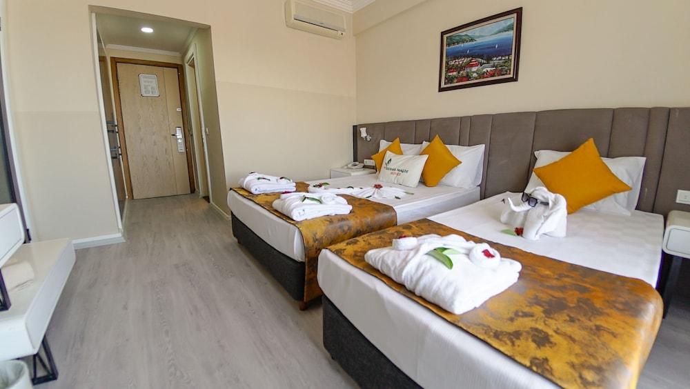 Clover Magic Seagate Hotel 2