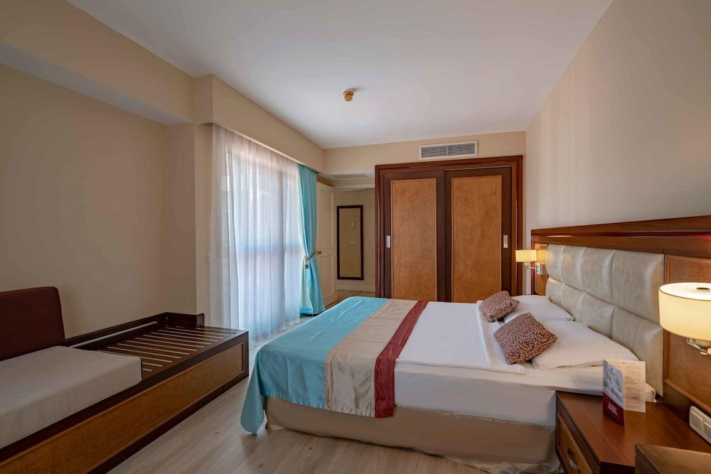 Royal Diwa Tekirova Resort