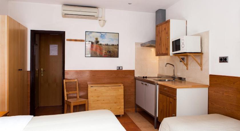 Studios Pelayo Guest House 2