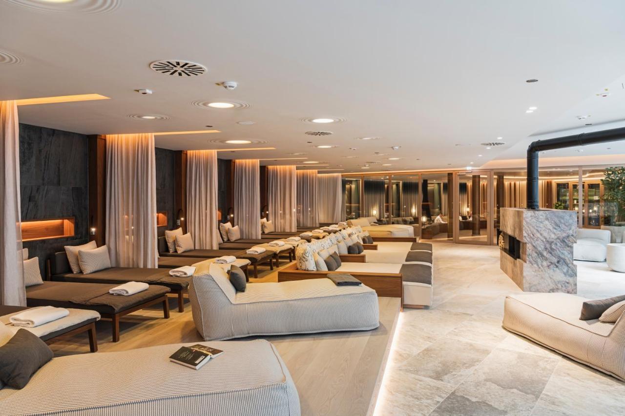 Infinity Hotel & Conference Resort Munich 1