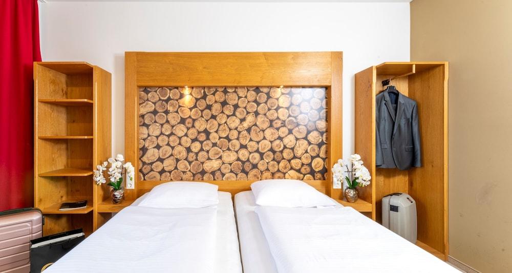 Atomis Hotel Dachau Munich 1