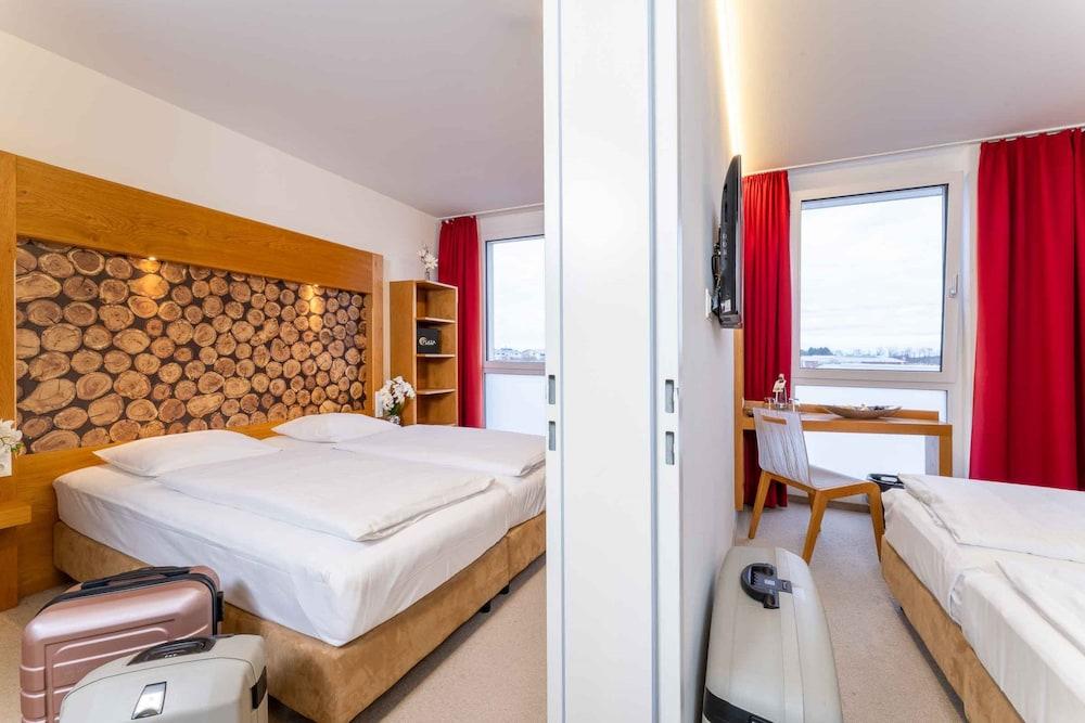 Atomis Hotel Dachau Munich 2