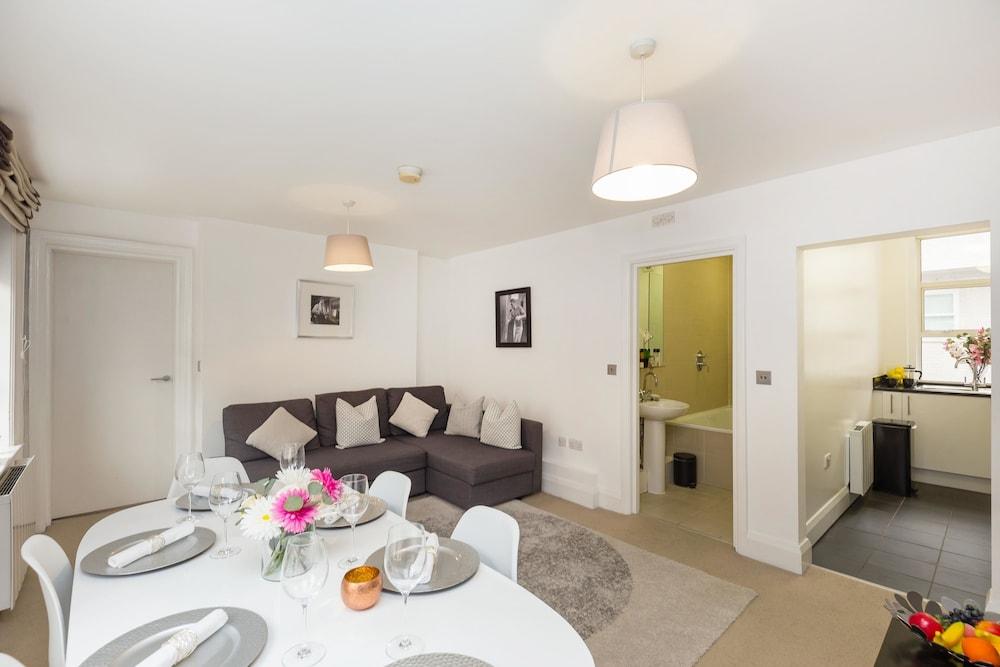 Urban Chic Bond Street