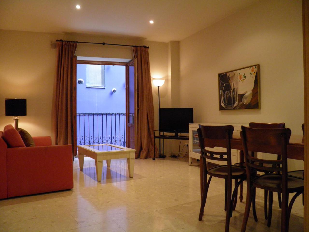 Apartaments Sant Jordi Comtal 33 2