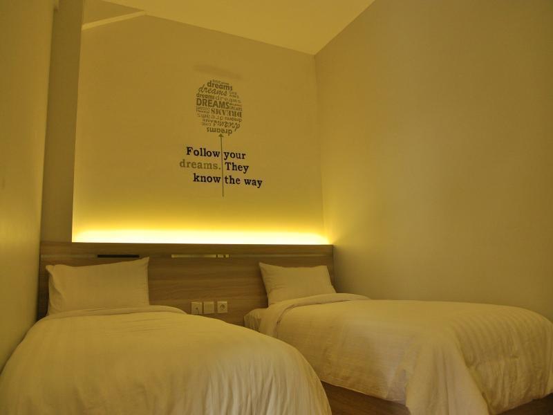 Summer Bed And Breakfast Hotel 1