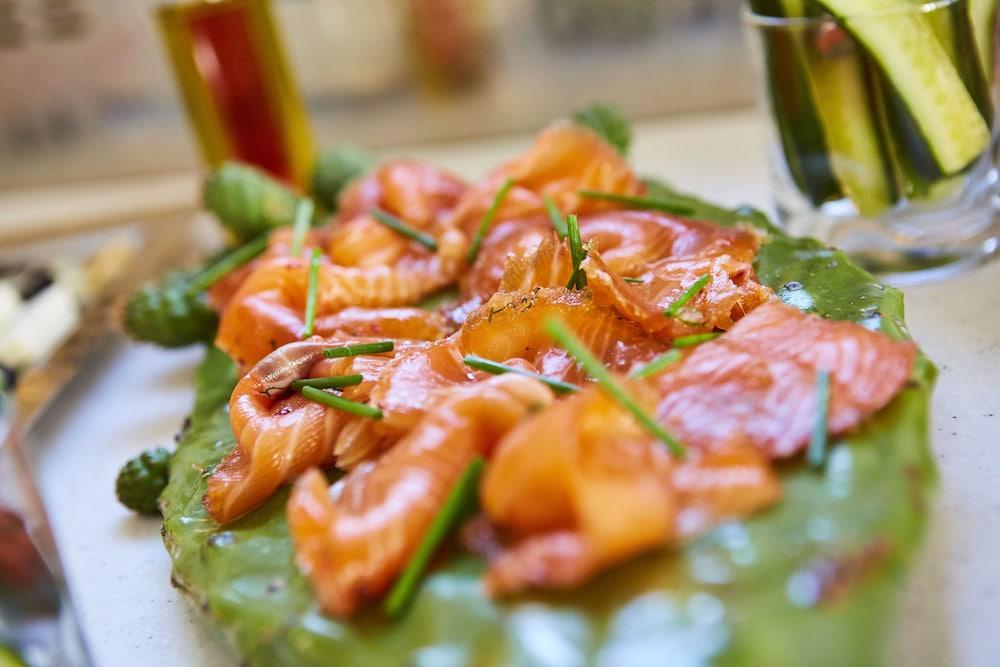 Santorini Main Square 2