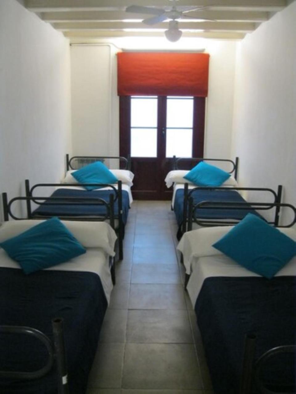 Ideal Youth Hostel 2