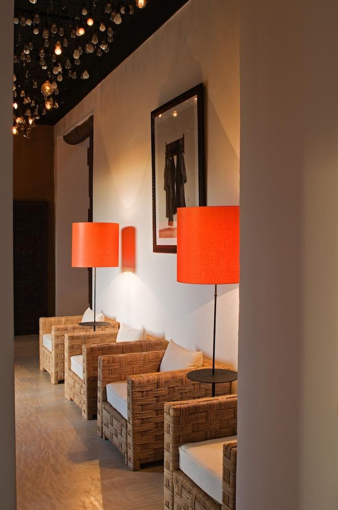 Les 5 Djellabas (Adults only) 1