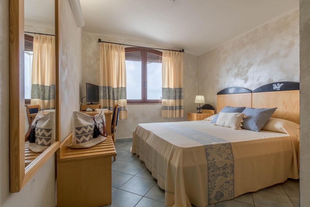 Hotel Via Del Mare 1