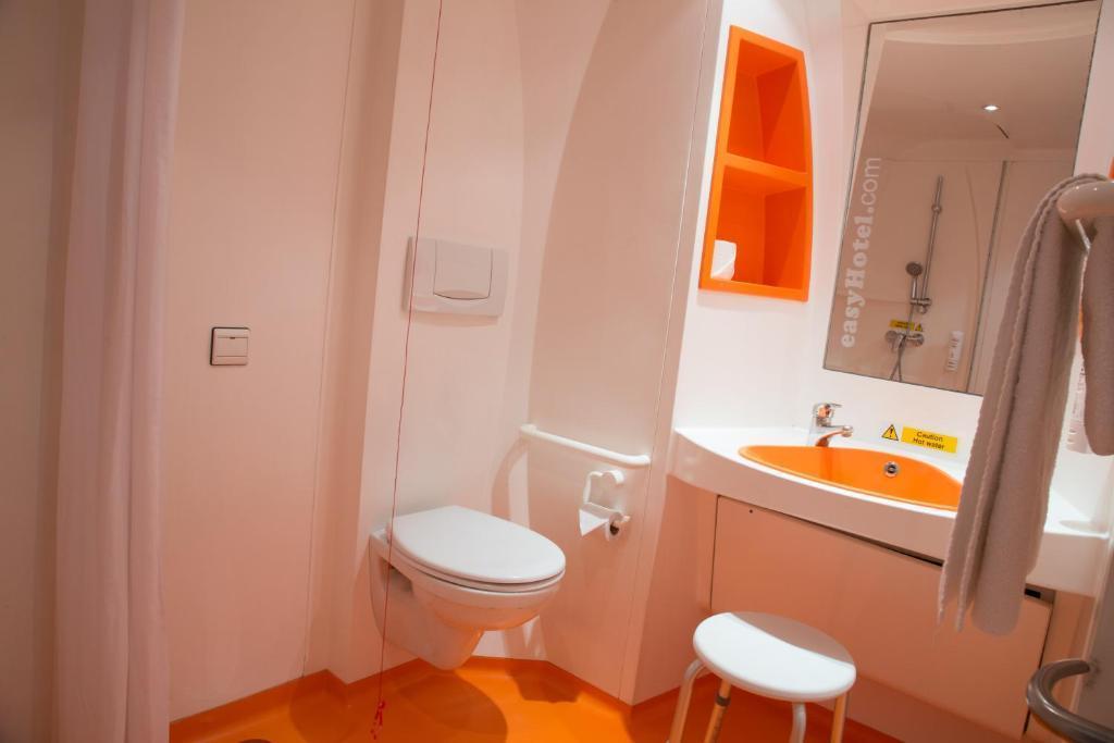 Easyhotel Victoria 2