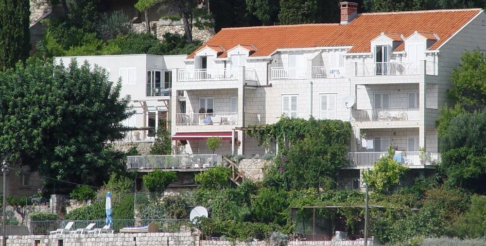 Dubrovnik Apartments (Adults only)
