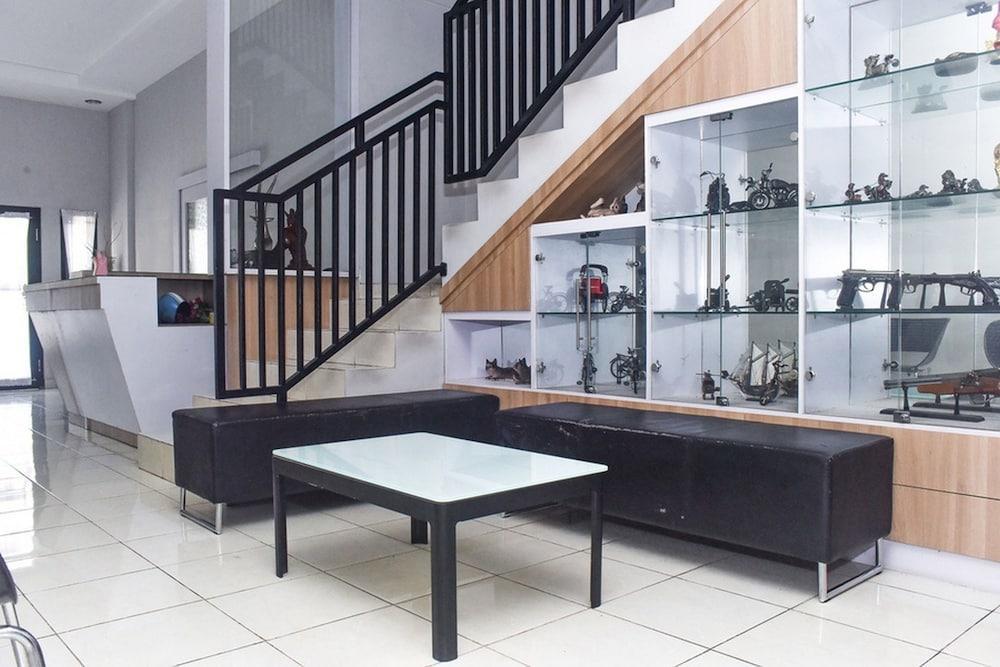 Reddoorz Syariah Near Jalan Somba Opu 1