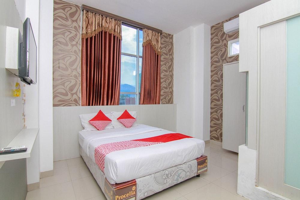R Four Hotel by Oyo Rooms 1