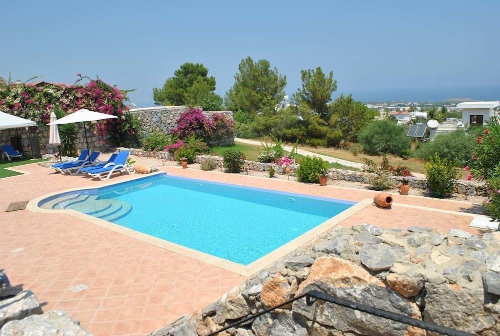 Villa Goodens by Amy Villas