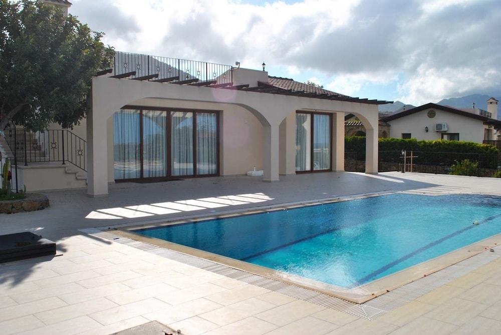 Villa Juliet by Amy Villas