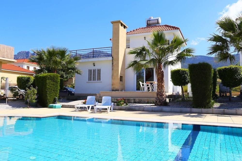 Villa Mare Monte by Amy Villas