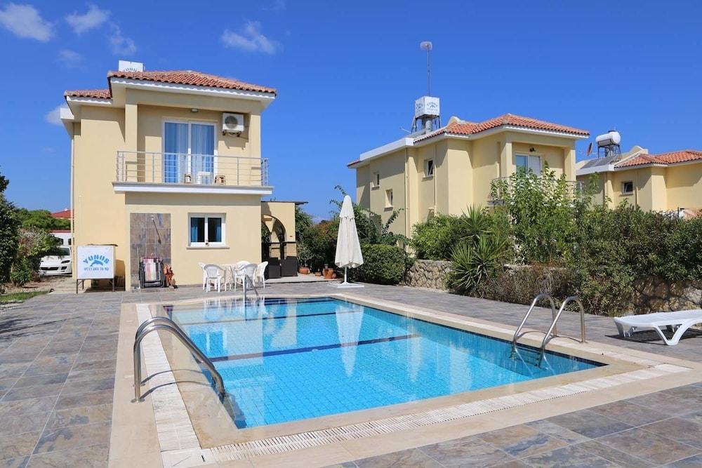 Villa Sardunya Sunset by Amy Villas