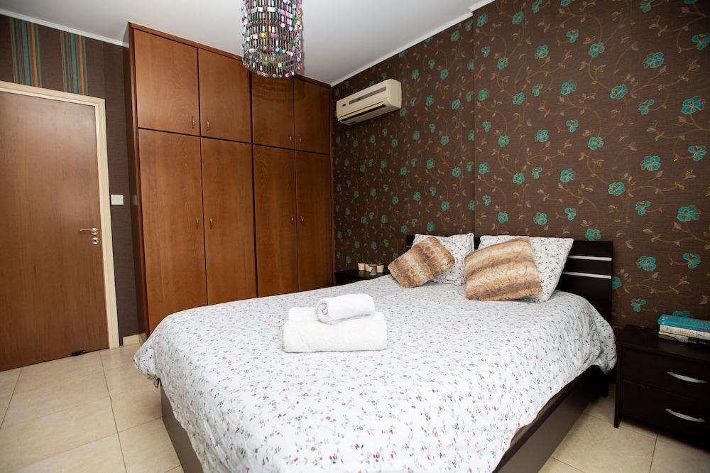 Laila's Comfortable City Apartment 1